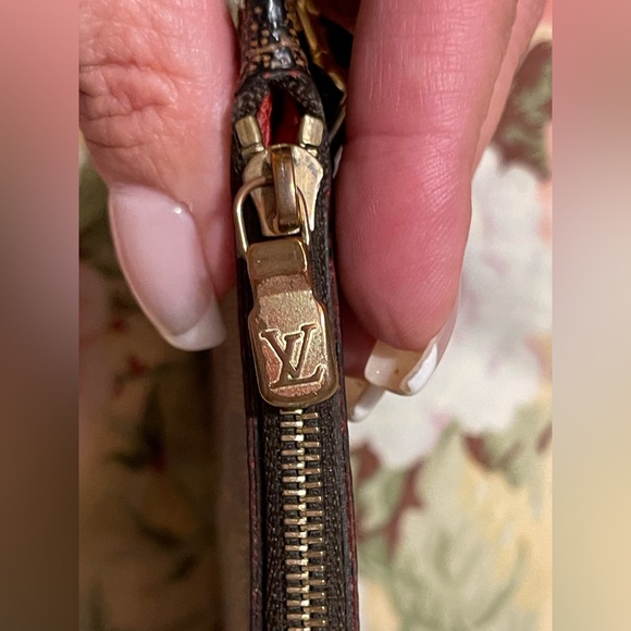 ⛔️SOLD⛔️Authentic Louis Vuitton Neverfull Pochette Wristlet Damier Ebene - Picture 12 of 16